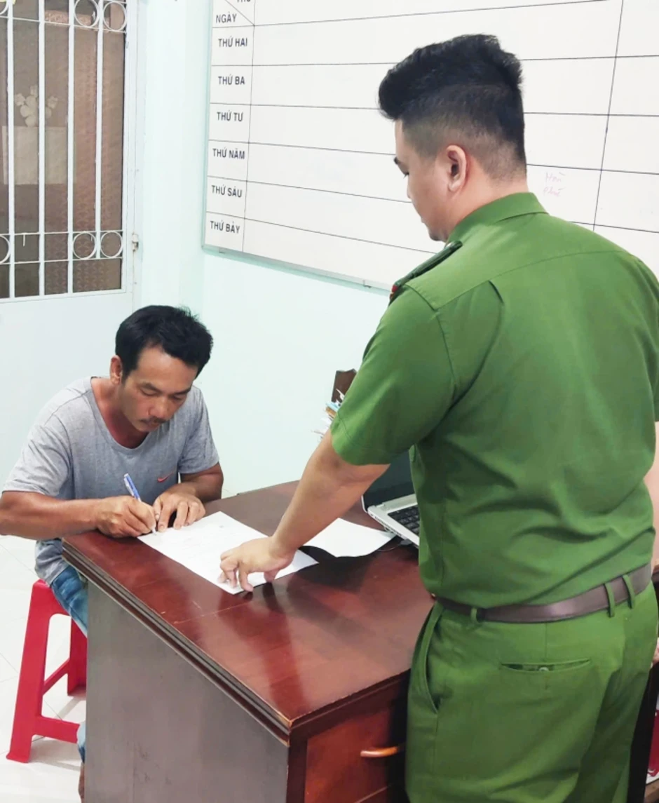 Tài công say rượu tông chết người lái đò trên sông Tiền bị bắt Tài công say rượu tông chết người lái đò trên sông Tiền bị bắt
