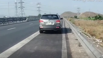 Tài xế dừng xe dải dừng khẩn cấp trên cao tốc Vĩnh Hảo-Phan Thiết để ngủ