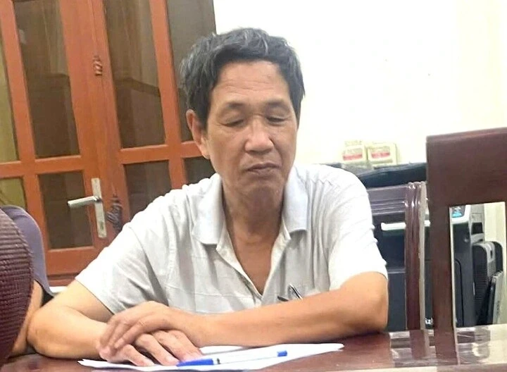 Tài xế taxi dùng gạch tấn công hành khách ở Nghệ An lên tiếng xin lỗi Tài xế taxi dùng gạch tấn công hành khách ở Nghệ An lên tiếng xin lỗi