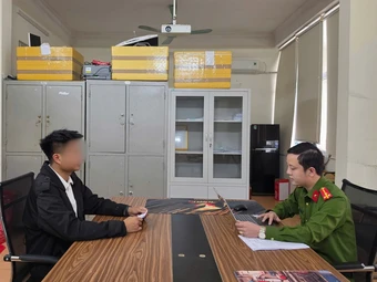 Tài xế trong vụ chặn đường, thách thức 'đỗ đến mai' ở Hà Tĩnh bị phạt 5 triệu đồng