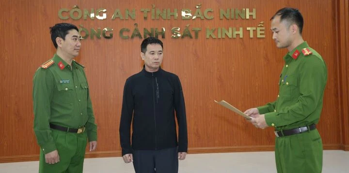 Tạm giam chủ cơ sở làm giấm ăn giả bằng ‘axit axetic pha nước lã’ ở Bắc Ninh Tạm giam chủ cơ sở làm giấm ăn giả bằng ‘axit axetic pha nước lã’ ở Bắc Ninh