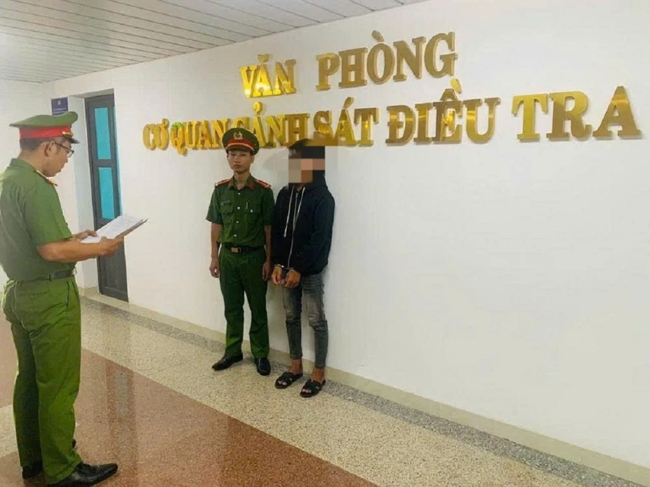 Tạm giam đối tượng giao cấu với người dưới 16 tuổi khiến nạn nhân mang thai Tạm giam đối tượng giao cấu với người dưới 16 tuổi khiến nạn nhân mang thai