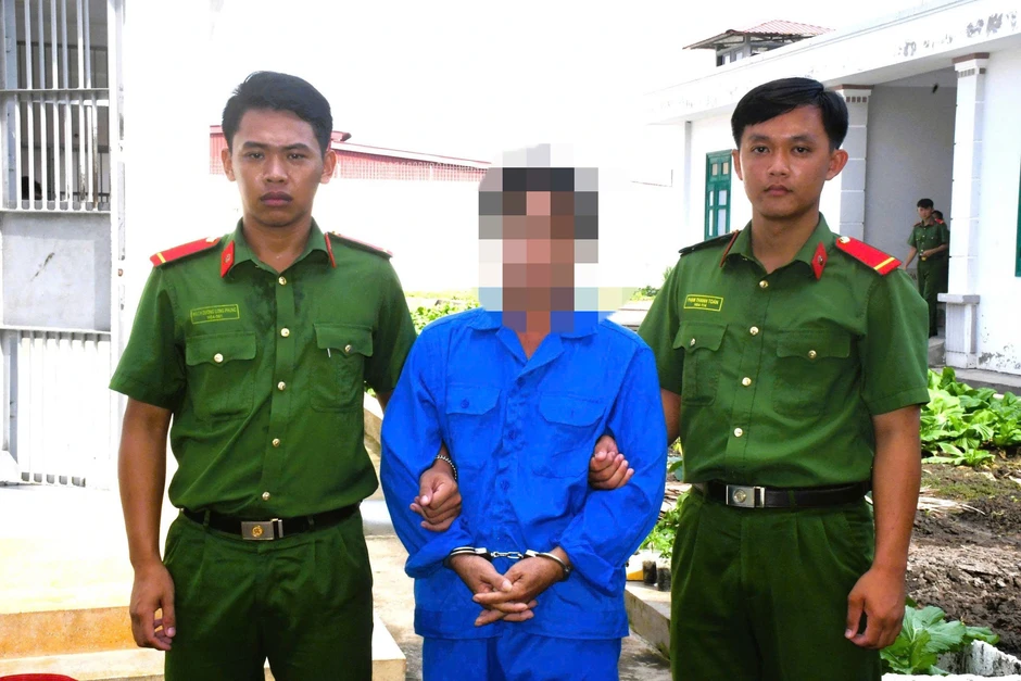 Tạm giam gã "yêu râu xanh" 3 lần xâm hại con gái ruột Tạm giam gã "yêu râu xanh" 3 lần xâm hại con gái ruột