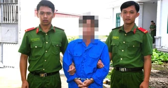 Tạm giam gã "yêu râu xanh" 3 lần xâm hại con gái ruột