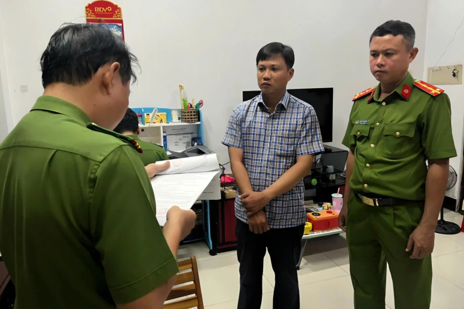 Tạm giam một đăng kiểm viên nhận hối lộ Tạm giam một đăng kiểm viên nhận hối lộ