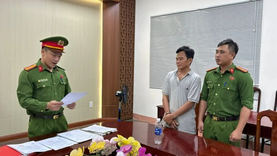 Tạm giam tài xế xe tải vượt ẩu khiến 2 người tử vong ở Đắk Lắk Tạm giam tài xế xe tải vượt ẩu khiến 2 người tử vong ở Đắk Lắk