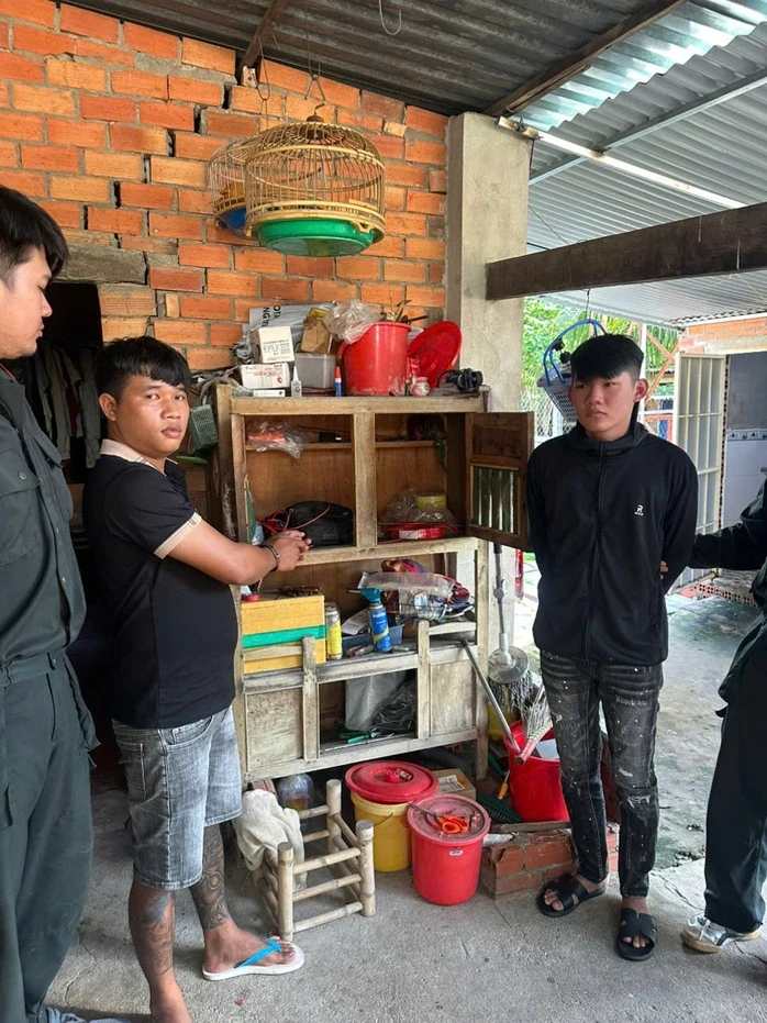 Tạm giữ 9 nghi phạm trong chuyên án trộm chó quy mô lớn ở Tây Ninh Tạm giữ 9 nghi phạm trong chuyên án trộm chó quy mô lớn ở Tây Ninh