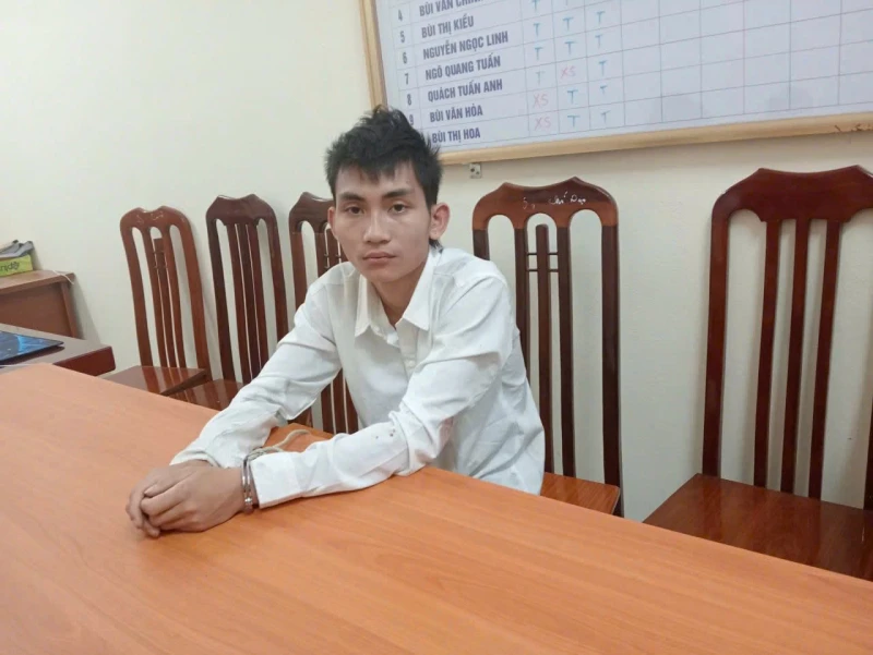 Tạm giữ đối tượng tông xe vào cán bộ Cảnh sát giao thông