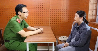 Tạm giữ hình sự 5 nghi phạm giật dây chuyền ở Tân Huê Viên