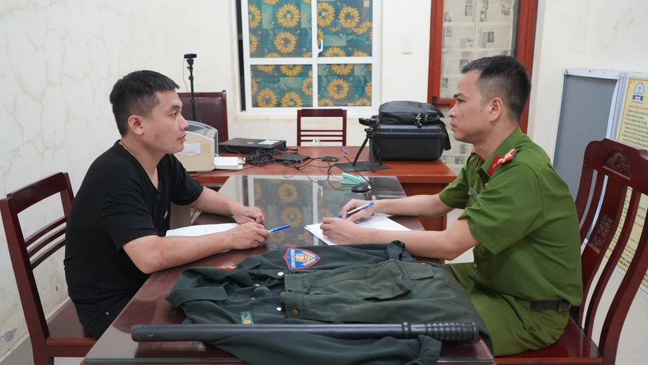Tạm giữ hình sự đối tượng giả danh Cảnh sát cơ động cưỡng đoạt tài sản