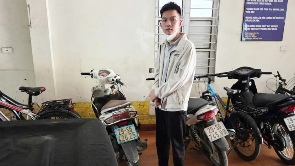 Tạm giữ hình sự đối tượng ngủ nhờ rồi trộm xe máy ở Hà Nội Tạm giữ hình sự đối tượng ngủ nhờ rồi trộm xe máy ở Hà Nội
