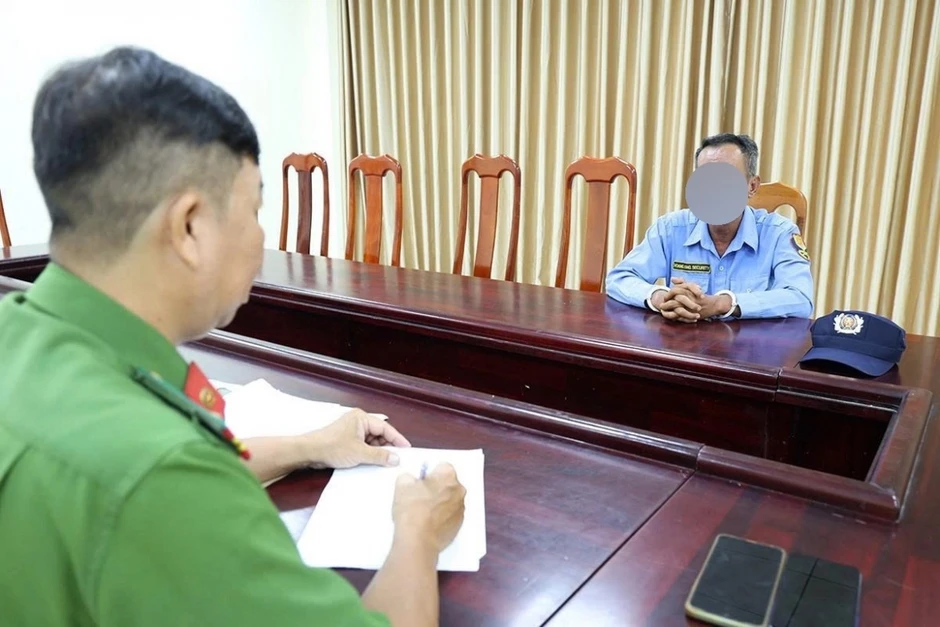 Tạm giữ hình sự đối tượng trộm điện thoại tại bệnh viện Tạm giữ hình sự đối tượng trộm điện thoại tại bệnh viện