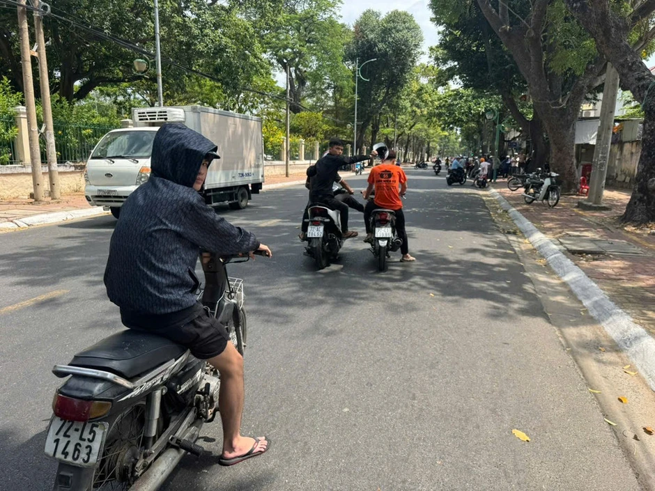 Tạm giữ khẩn cấp 3 thanh niên đánh người giữa đường Tạm giữ khẩn cấp 3 thanh niên đánh người giữa đường