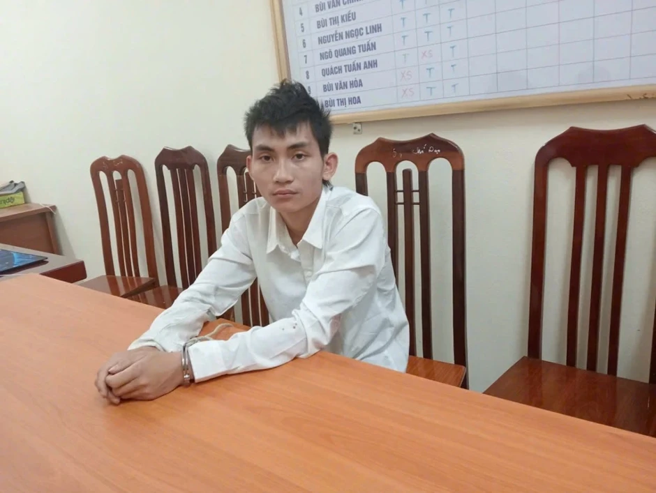 Tạm giữ thanh niên vi phạm nồng độ cồn, tăng ga đâm vào CSGT