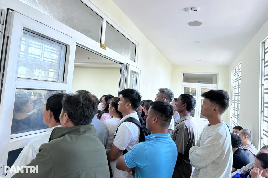 Tạm hoãn phiên tòa xét xử vụ máy hỏng vẫn kê khai tán sỏi 255 ca Tạm hoãn phiên tòa xét xử vụ máy hỏng vẫn kê khai tán sỏi 255 ca