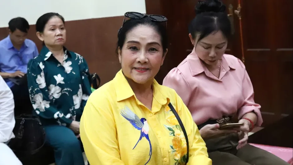 Tạm ngừng phiên phúc thẩm vụ tranh chấp thừa kế của cố NSƯT Vũ Linh Tạm ngừng phiên phúc thẩm vụ tranh chấp thừa kế của cố NSƯT Vũ Linh