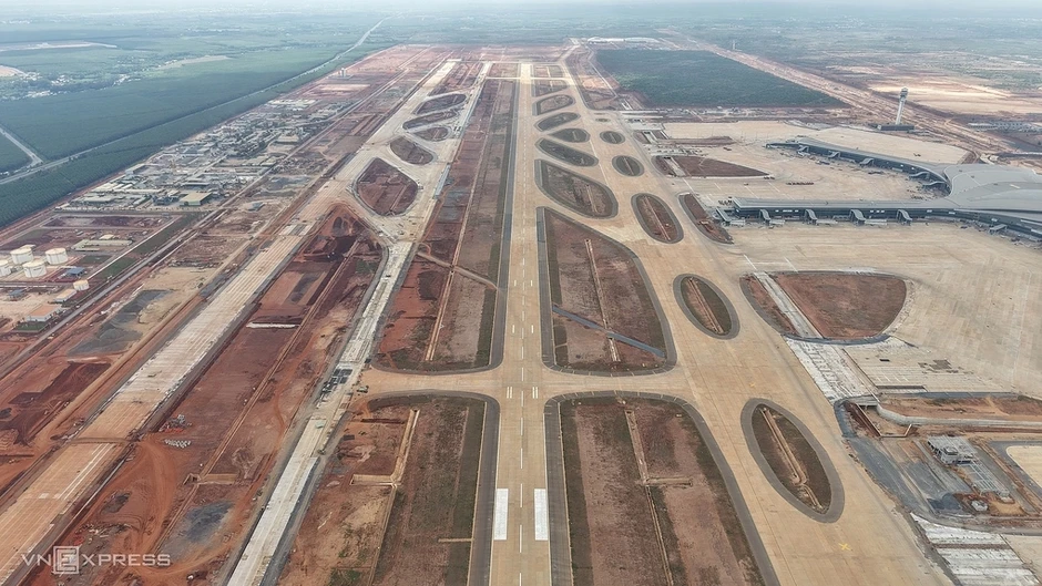 Tám nhà thầu sân bay Long Thành dùng 936 tỷ đồng tạm ứng để gửi tiết kiệm lấy lãi Tám nhà thầu sân bay Long Thành dùng 936 tỷ đồng tạm ứng để gửi tiết kiệm lấy lãi