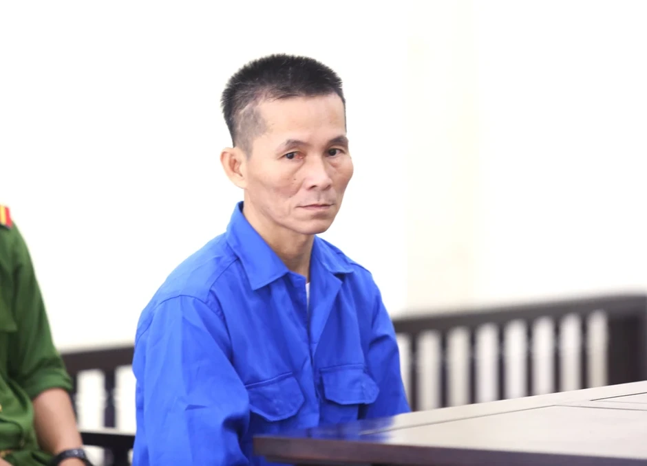 Tấn công hàng xóm bằng cây xiên gạo, lãnh án 10 năm tù Tấn công hàng xóm bằng cây xiên gạo, lãnh án 10 năm tù