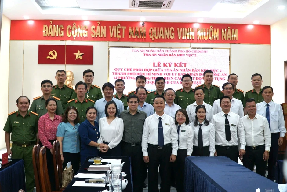 TAND khu vực 2 - TP.HCM ký quy chế phối hợp với UBND và công an 12 phường TAND khu vực 2 - TP.HCM ký quy chế phối hợp với UBND và công an 12 phường