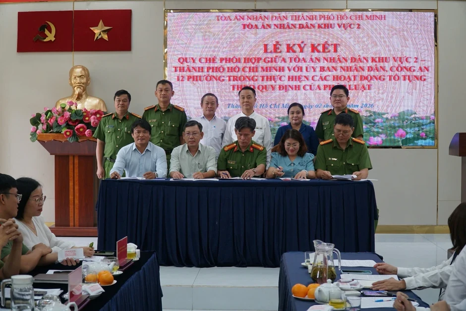 TAND khu vực 2 - TP.HCM ký quy chế phối hợp với UBND và công an 12 phường TAND khu vực 2 - TP.HCM ký quy chế phối hợp với UBND và công an 12 phường