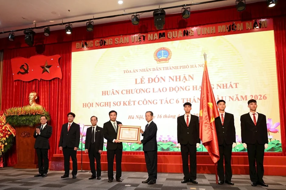 TAND TP Hà Nội vinh dự đón nhận Huân chương Lao động hạng Nhất