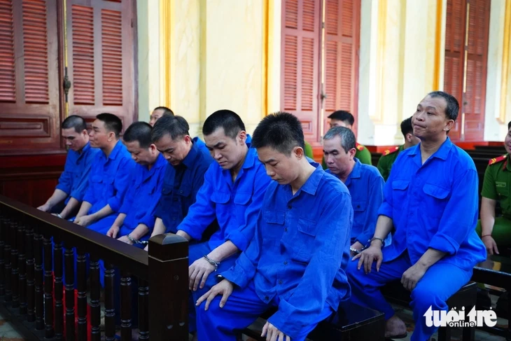 TAND TP.HCM mở phiên xét xử 12 bảo vệ tự ý thu tiền đường trong khu công nghệ cao TAND TP.HCM mở phiên xét xử 12 bảo vệ tự ý thu tiền đường trong khu công nghệ cao