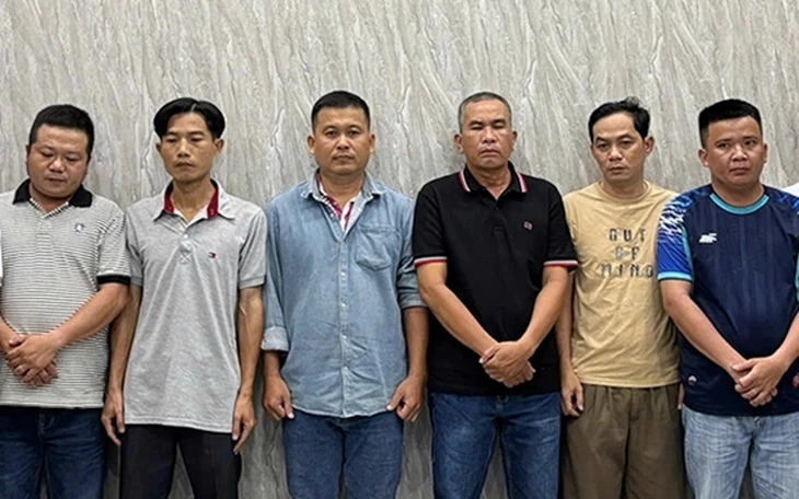 TAND TP.HCM mở phiên xét xử 12 bảo vệ tự ý thu tiền đường trong khu công nghệ cao TAND TP.HCM mở phiên xét xử 12 bảo vệ tự ý thu tiền đường trong khu công nghệ cao