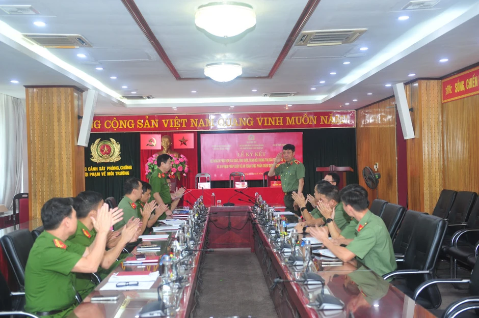 Tăng cường phối hợp đấu tranh với tội phạm và vi phạm pháp luật về an toàn thực phẩm trên không gian mạng