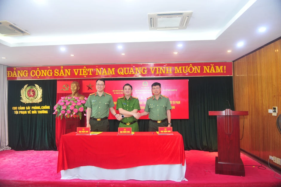 Tăng cường phối hợp đấu tranh với tội phạm và vi phạm pháp luật về an toàn thực phẩm trên không gian mạng