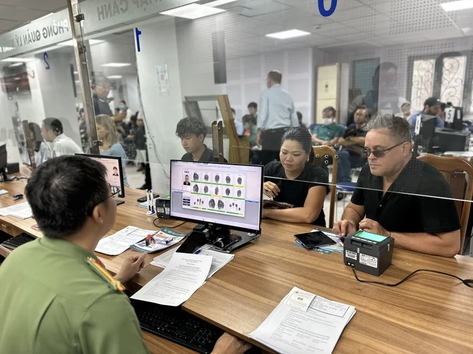 Tăng cường trách nhiệm cấp xã trong quản lý tạm trú của người nước ngoài