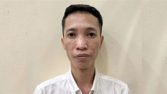Tạo lệnh chuyển tiền thành công giả, chiếm đoạt gần 2,1 tỷ đồng