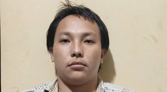 Tạt xăng đốt người mua ve chai vì nghi bị nói xấu