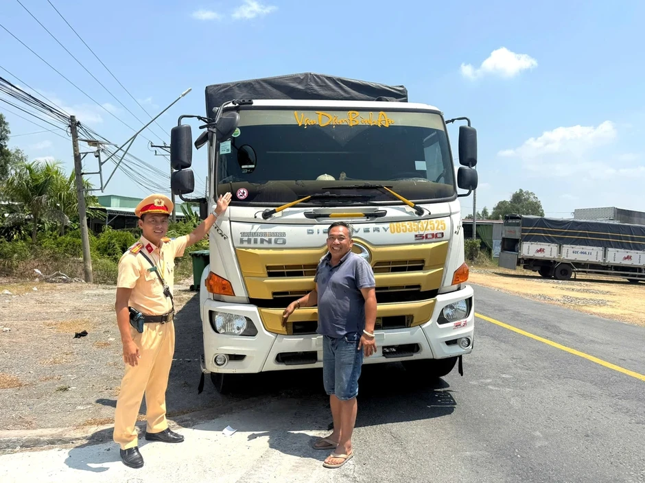 Tây Ninh: Hình nộm cảnh sát giao thông phát huy hiệu quả bất ngờ Tây Ninh: Hình nộm cảnh sát giao thông phát huy hiệu quả bất ngờ