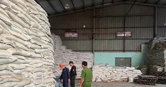 Tây Ninh: Triệt phá đường dây sản xuất hơn 70 tấn phân bón giả