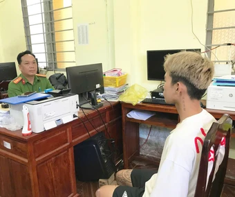 Tên cướp nhí đánh cụ bà bất tỉnh