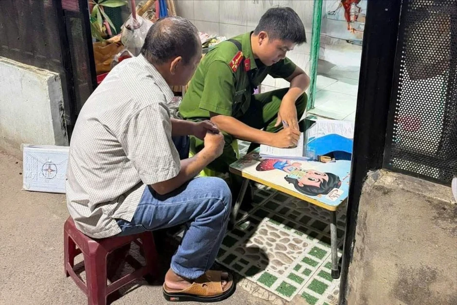 Test ma túy lưu động, công an phường phát hiện 2 trường hợp dương tính
