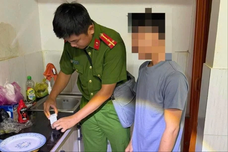 Test ma túy lưu động, công an phường phát hiện 2 trường hợp dương tính