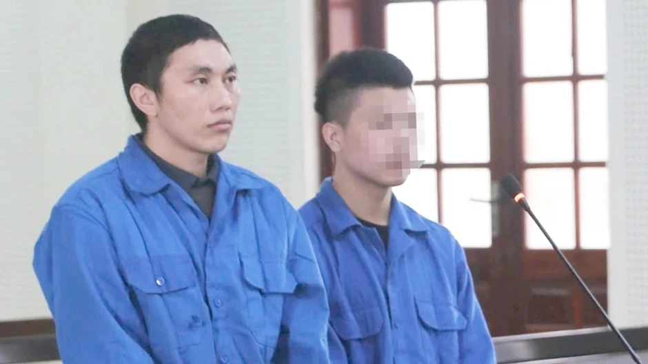 Tham 10 triệu đồng tiền công, thiếu niên lãnh án 4 năm tù Tham 10 triệu đồng tiền công, thiếu niên lãnh án 4 năm tù