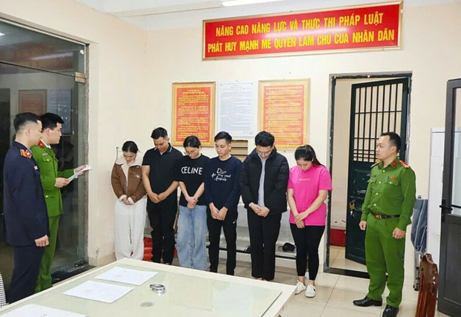 Thẩm mỹ viện tiêm nước muối để tăng kích thước 'cậu nhỏ' cho khách
