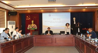 Thẩm phán: Áo choàng luật sư tạo sự cân bằng trong tố tụng