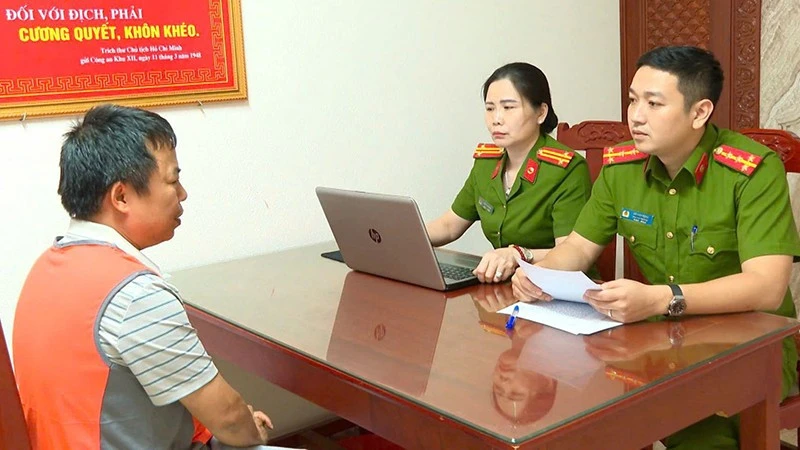 Thanh Hóa: Khởi tố 9 bị can làm giả tài liệu của cơ quan, tổ chức, mua bán trái phép hóa đơn Thanh Hóa: Khởi tố 9 bị can làm giả tài liệu của cơ quan, tổ chức, mua bán trái phép hóa đơn