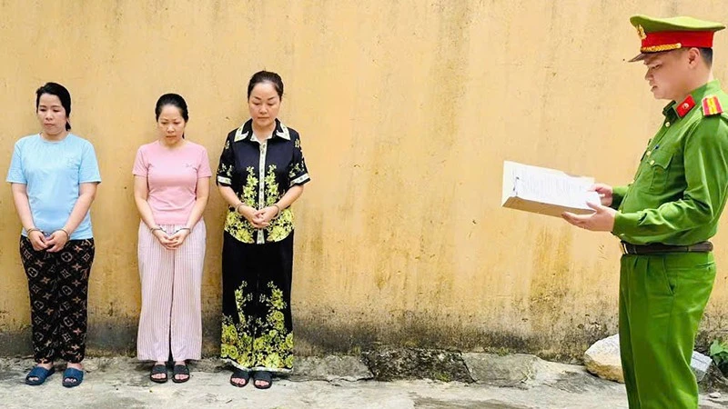 Thanh Hóa: Khởi tố thêm 4 bị can về tội "Buôn lậu" kim cương Thanh Hóa: Khởi tố thêm 4 bị can về tội "Buôn lậu" kim cương