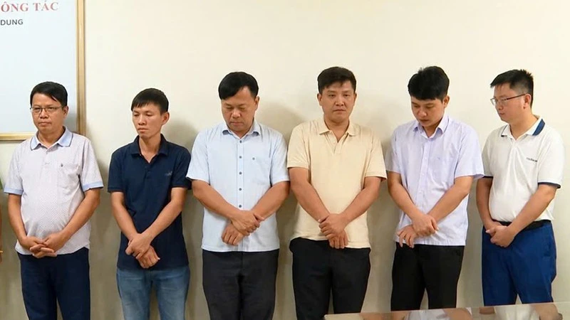 Thanh Hóa: Khởi tố thêm 6 bị can làm giả, sử dụng con dấu, tài liệu của cơ quan, tổ chức