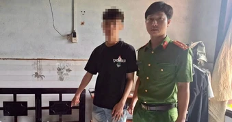 Thanh niên cướp giật tiền trên tay chủ tiệm tạp hóa giữa ban ngày