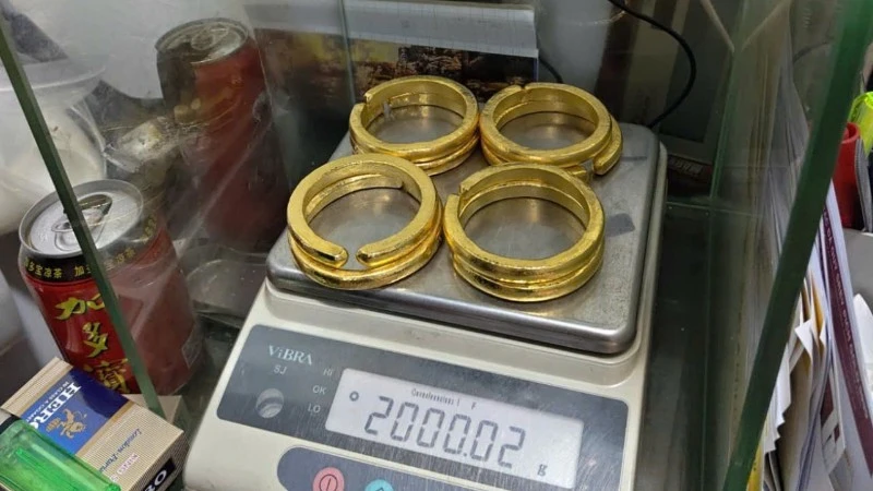 Thành phố Hồ Chí Minh: Khởi tố các đối tượng buôn lậu vàng trị giá hàng trăm tỷ đồng Thành phố Hồ Chí Minh: Khởi tố các đối tượng buôn lậu vàng trị giá hàng trăm tỷ đồng