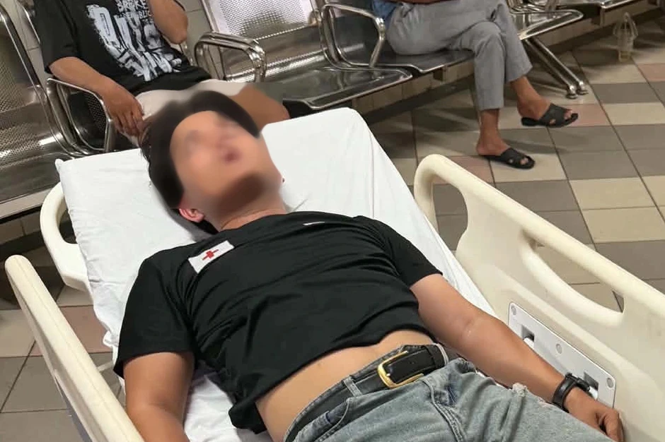 Thành viên đội tình nguyện bị hành hung trên đường đi cứu hộ Thành viên đội tình nguyện bị hành hung trên đường đi cứu hộ