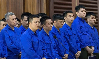 Thành viên nhóm 'phế liệu chiến tranh BW' đột nhập bảo tàng trộm nhiều súng AK