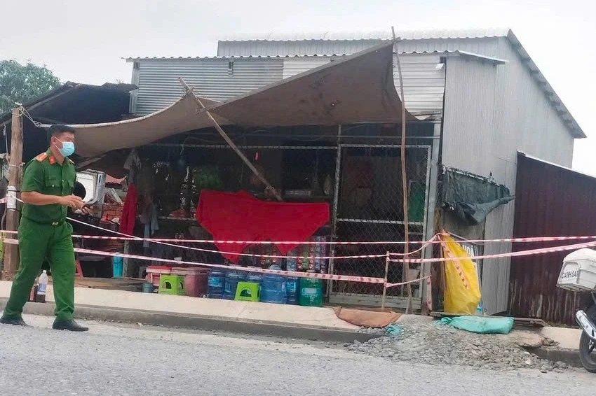 Thấy cha bị đánh, con trai lao vào can khiến hàng xóm tử vong ở Tây Ninh Thấy cha bị đánh, con trai lao vào can khiến hàng xóm tử vong ở Tây Ninh