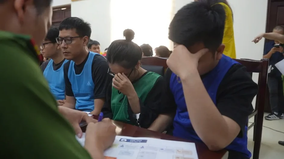 Thêm 47 bị can trong đường dây lừa đảo bán "kỳ nghỉ du lịch", chiếm đoạt gần 188 tỷ đồng Thêm 47 bị can trong đường dây lừa đảo bán "kỳ nghỉ du lịch", chiếm đoạt gần 188 tỷ đồng
