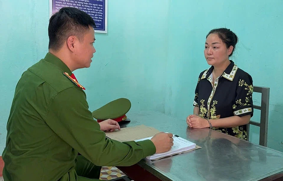 Thêm ba chủ tiệm vàng lớn ở TP HCM liên quan buôn lậu kim cương Thêm ba chủ tiệm vàng lớn ở TP HCM liên quan buôn lậu kim cương